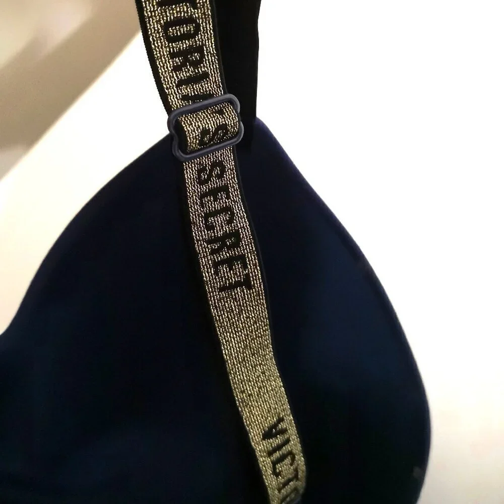 Like New Victoria's Secret Signature Incredible Lightweight Wirefree Ultra Soft - Picture 3 of 4